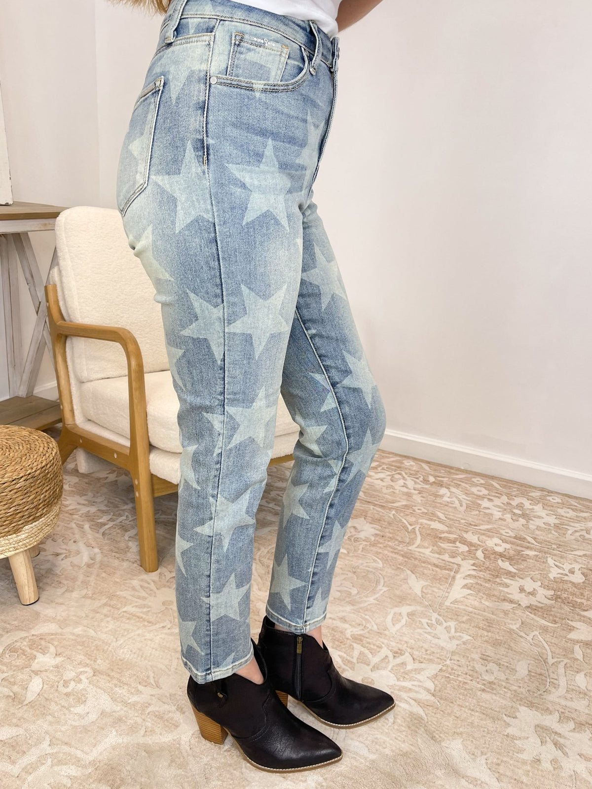 Star High-Rise Print Slim Straight Jeans - Lavender HillsInsane GeneP1272-0