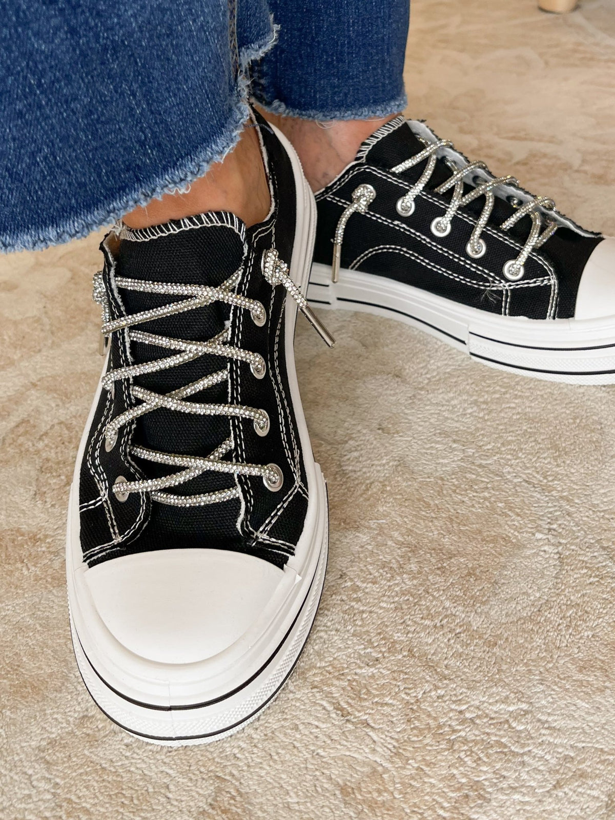 Very G Women’s Aman Platform Sneakers – Black Original - Lavender HillsVery G