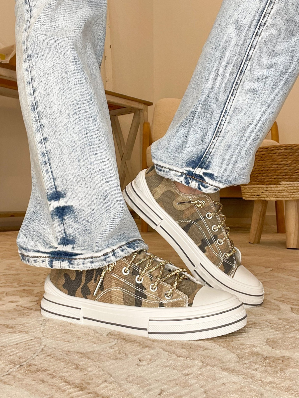 Very G Women’s Aman Camo Platform Sneakers – Sand - Lavender HillsVery G