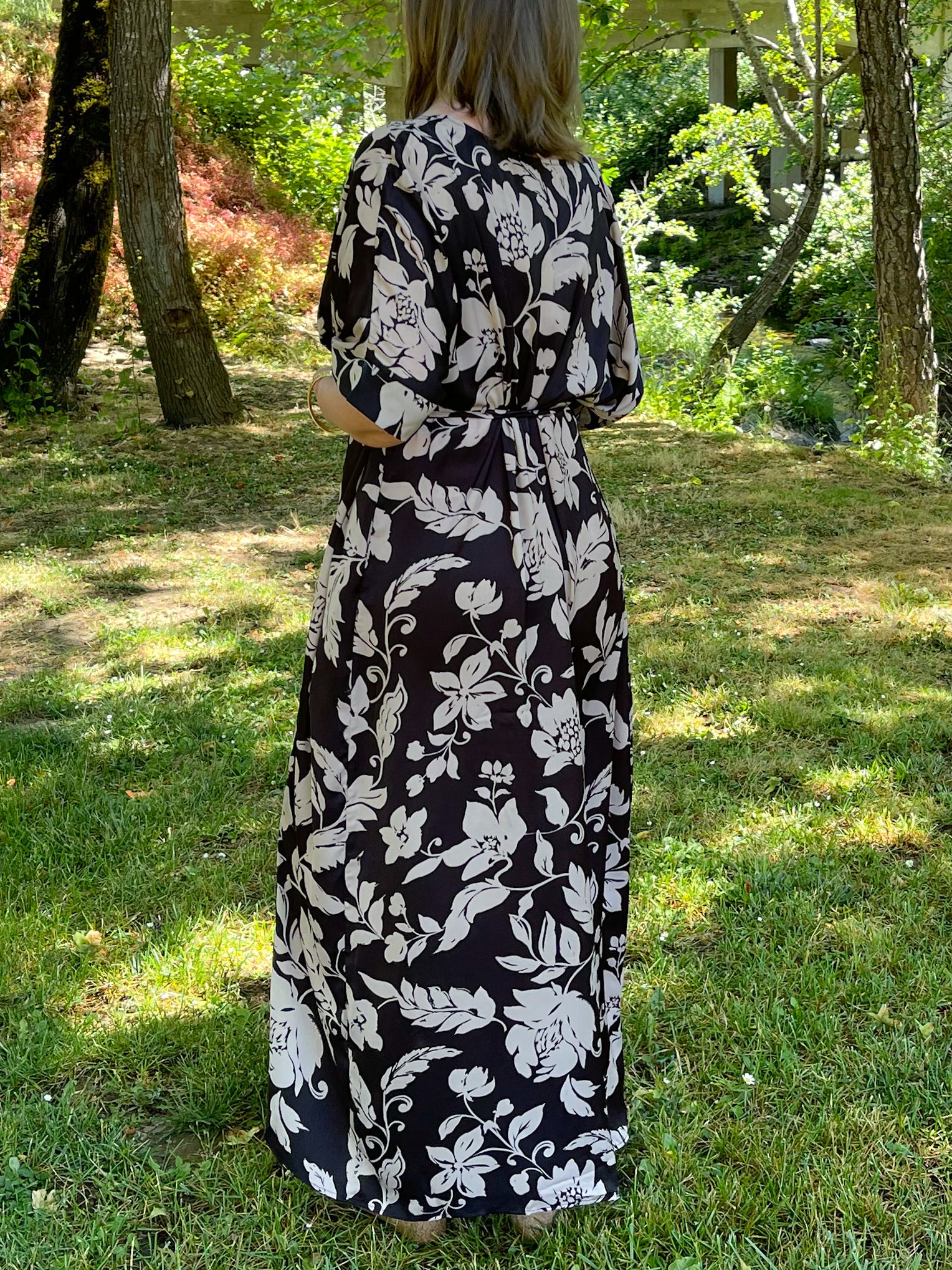 Mirabelle Floral Satin Pocket Maxi Dress - Lavender HillsEaselED25154-BLK-S