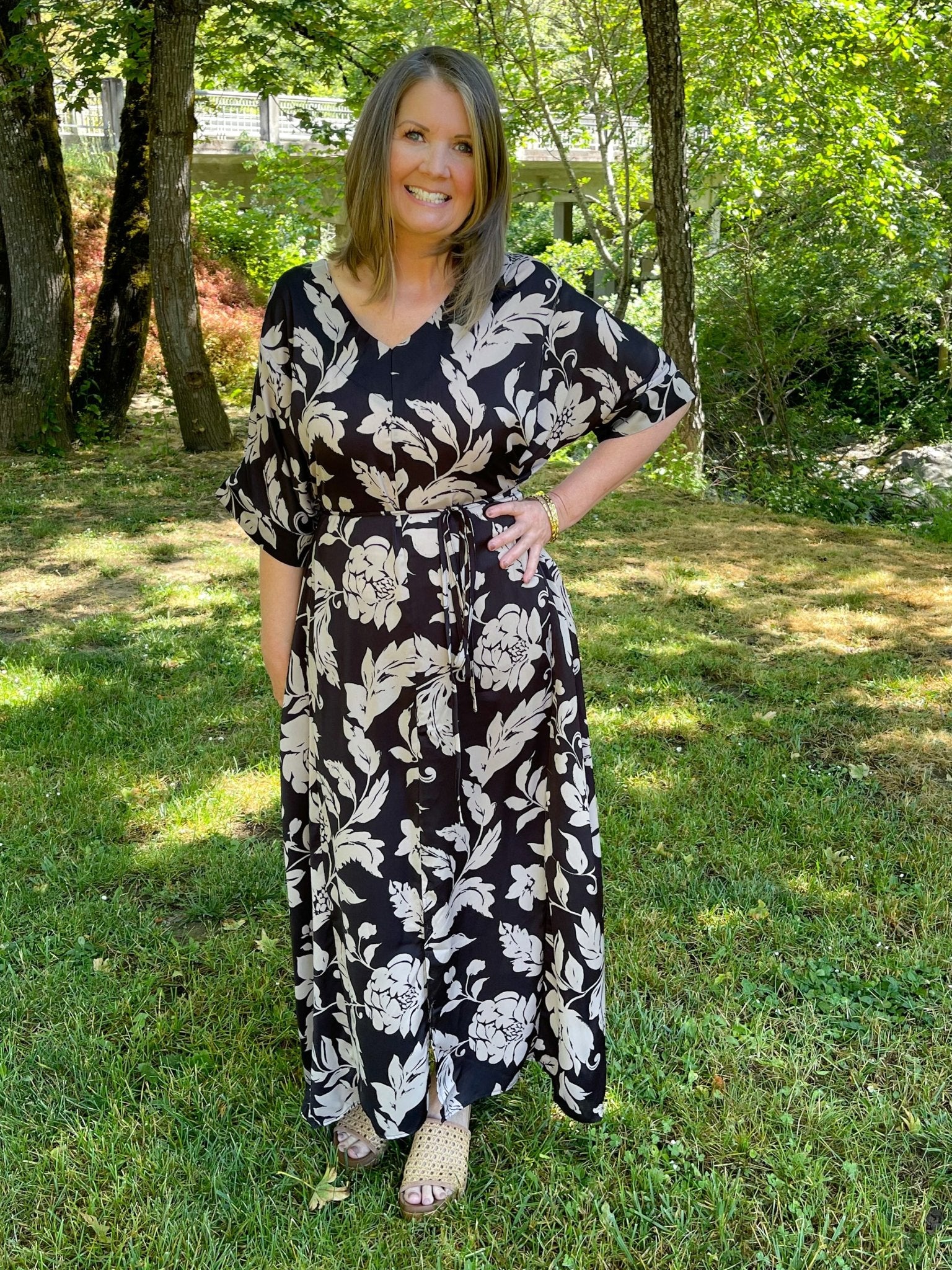 Mirabelle Floral Satin Pocket Maxi Dress - Lavender HillsEaselED25154-BLK-S