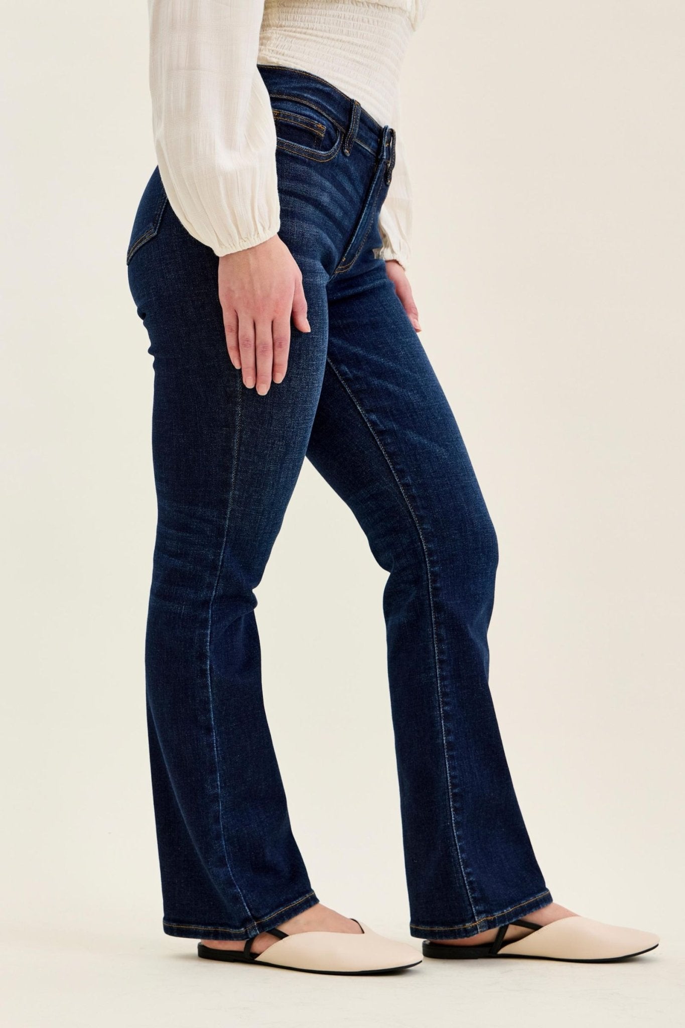 Judy Blue Petite Mid-Rise Dark Wash Bootcut Jeans - Lavender HillsJudy Blue82586-PT-REG-DK-1(25)