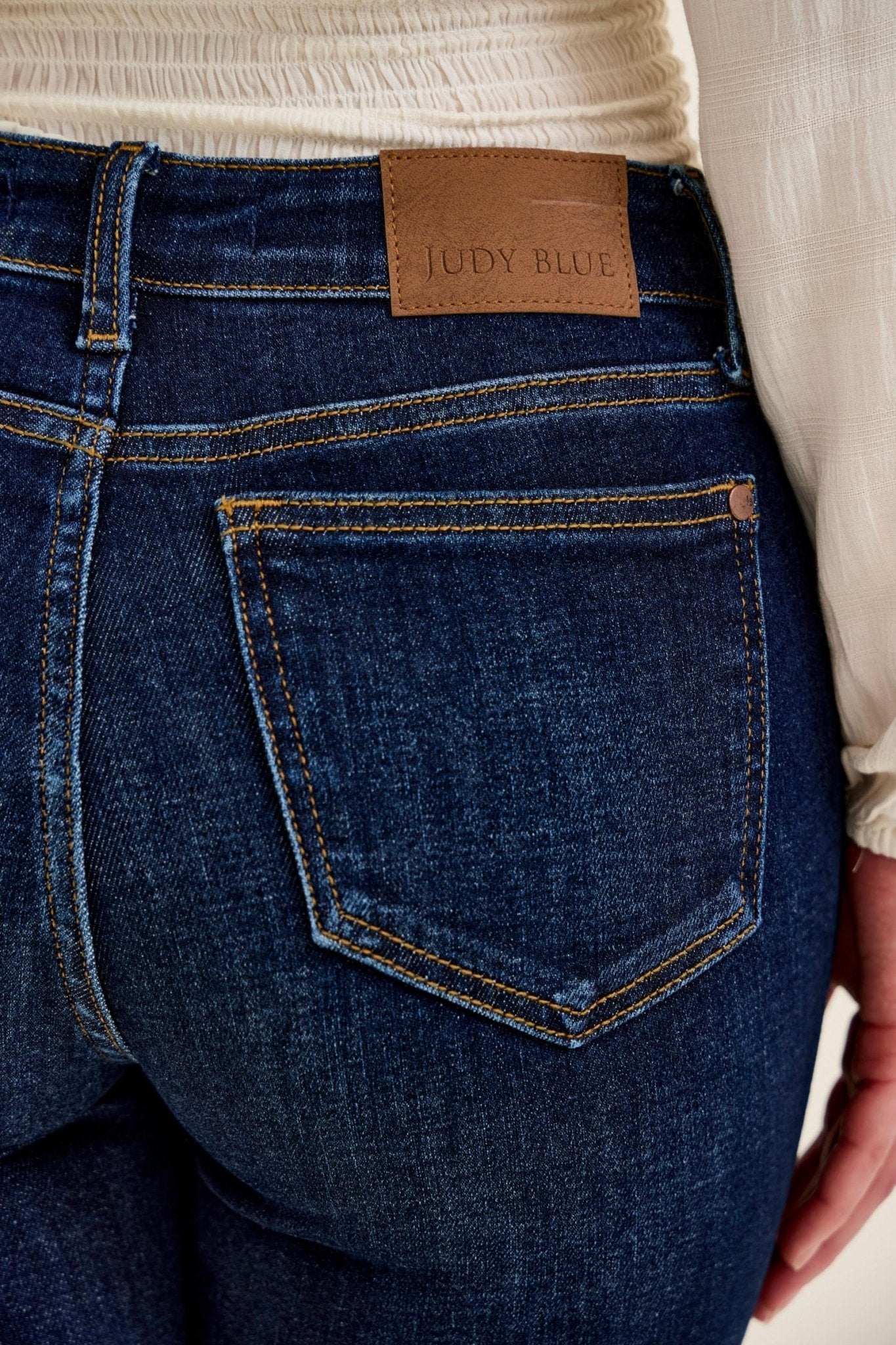Judy Blue Petite Mid-Rise Dark Wash Bootcut Jeans - Lavender HillsJudy Blue82586-PT-REG-DK-1(25)