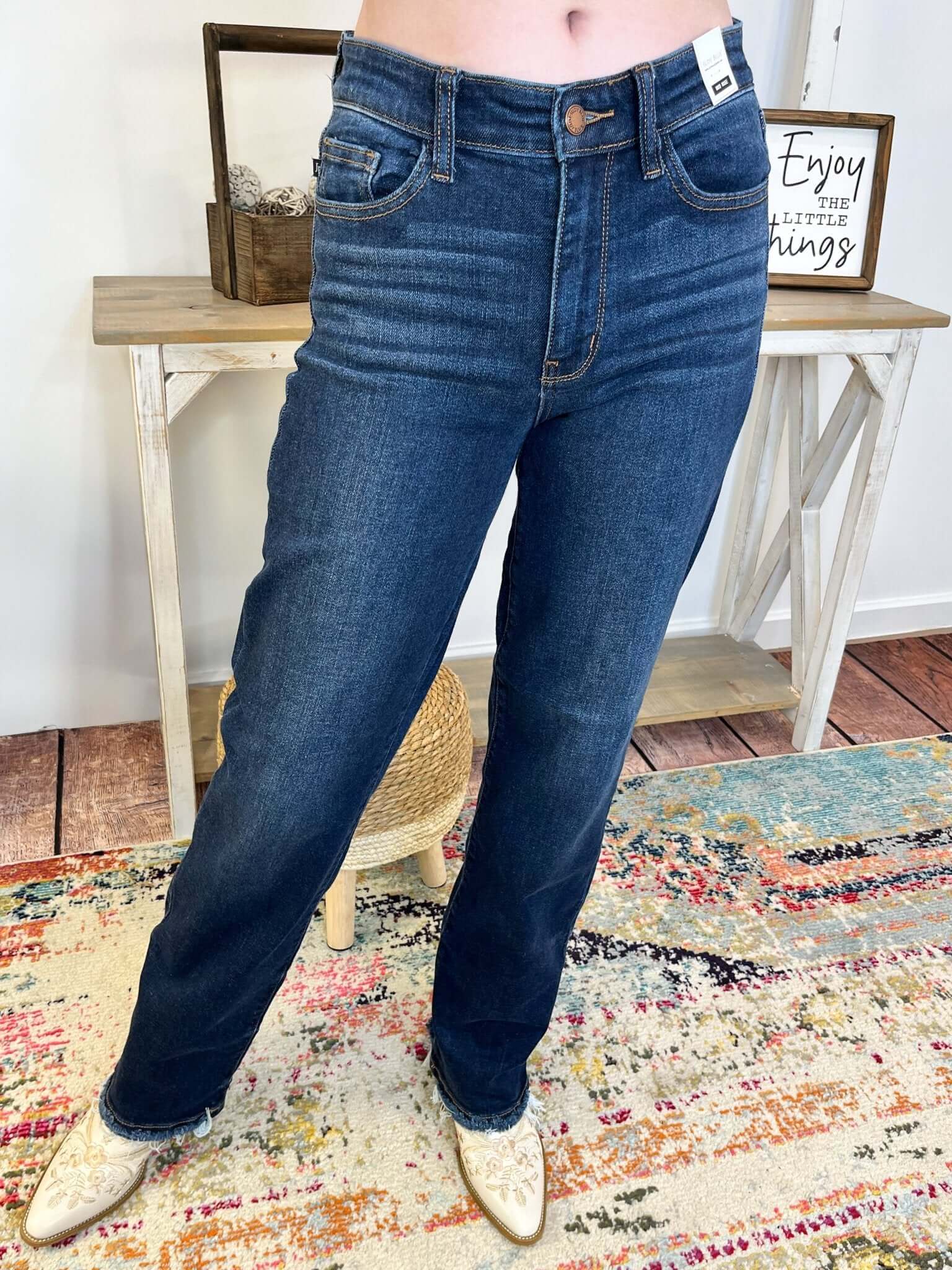 Judy Blue Country Mile Dark Wash Mid Rise Straight Jeans - Lavender Hills BeautyJudy Blue82622 - DK - 0(24)