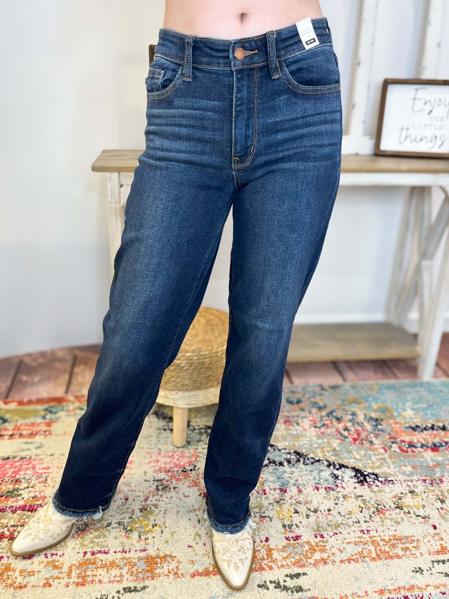 Judy Blue Country Mile Dark Wash Mid Rise Straight Jeans - Lavender Hills BeautyJudy Blue82622 - DK - 0(24)