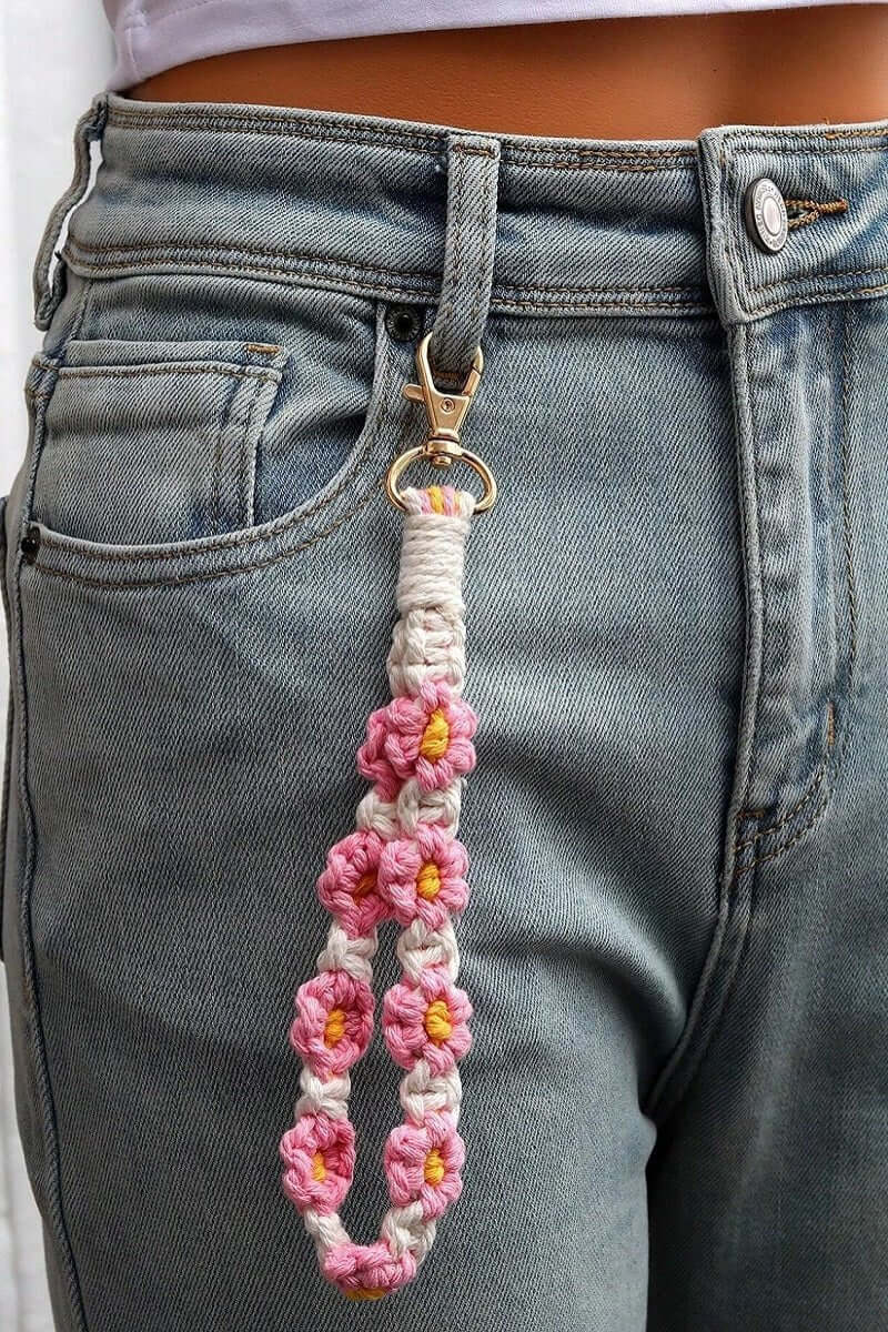 Daisy Flower Macrame Keychain - Lavender Hills BeautyZenanaU - 601 - PNK