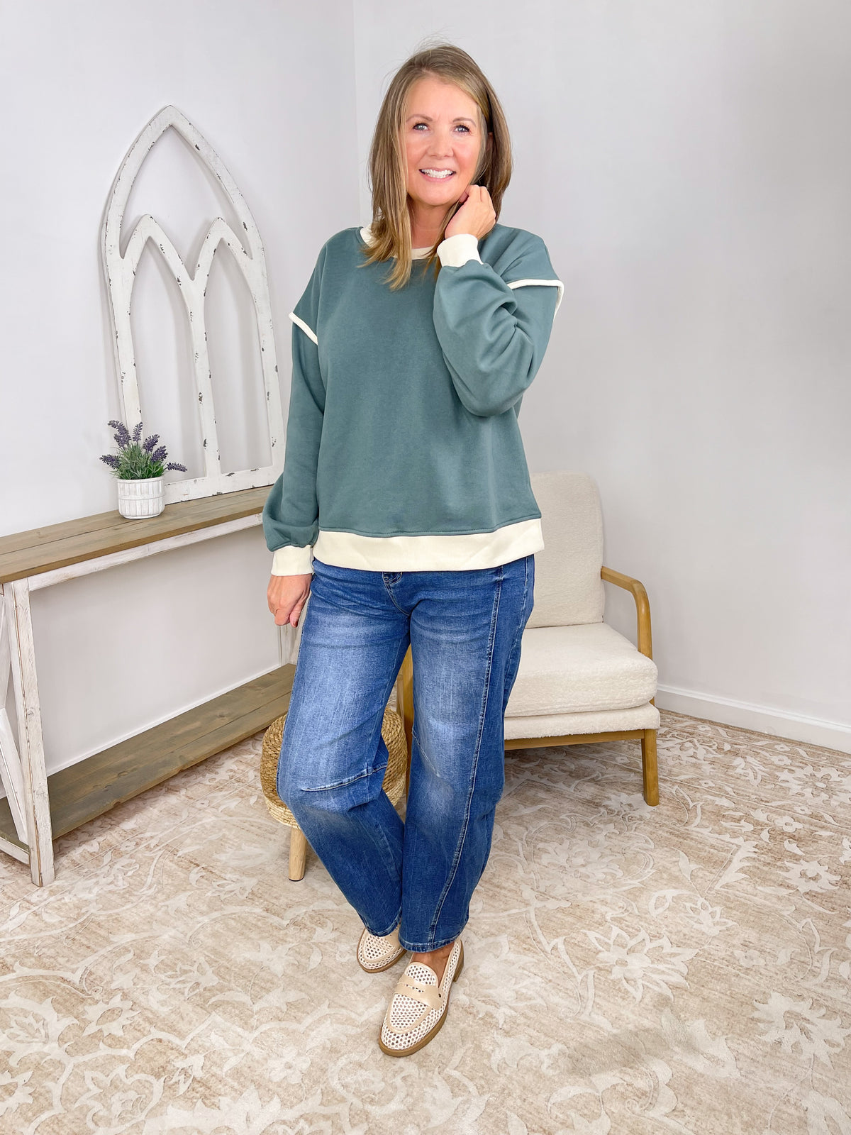 Modern Relaxed-Fit Contrast Trim Piping Sweatshirt - Ash Jade