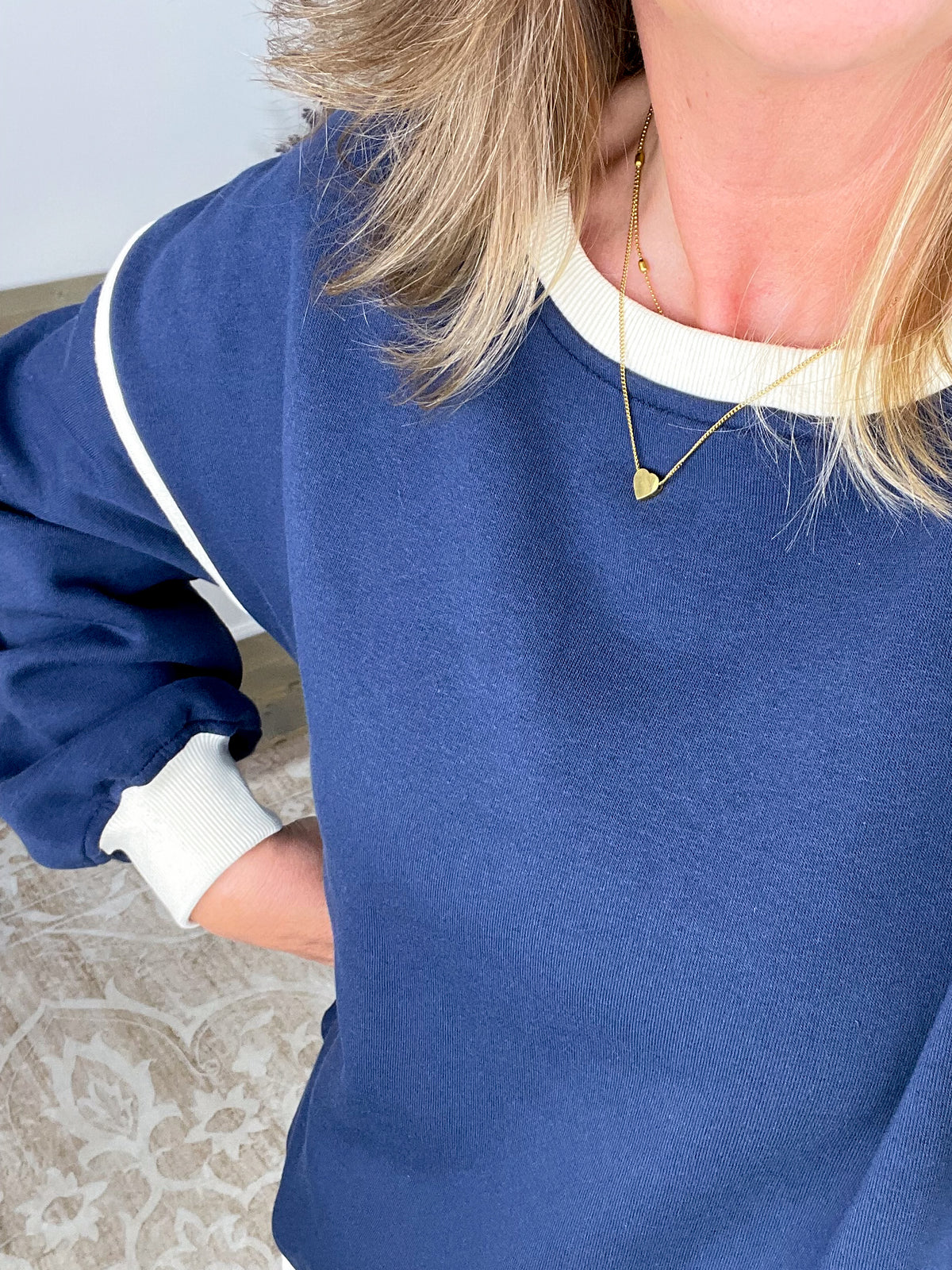 Modern Relaxed-Fit Contrast Trim Piping Sweatshirt - Navy