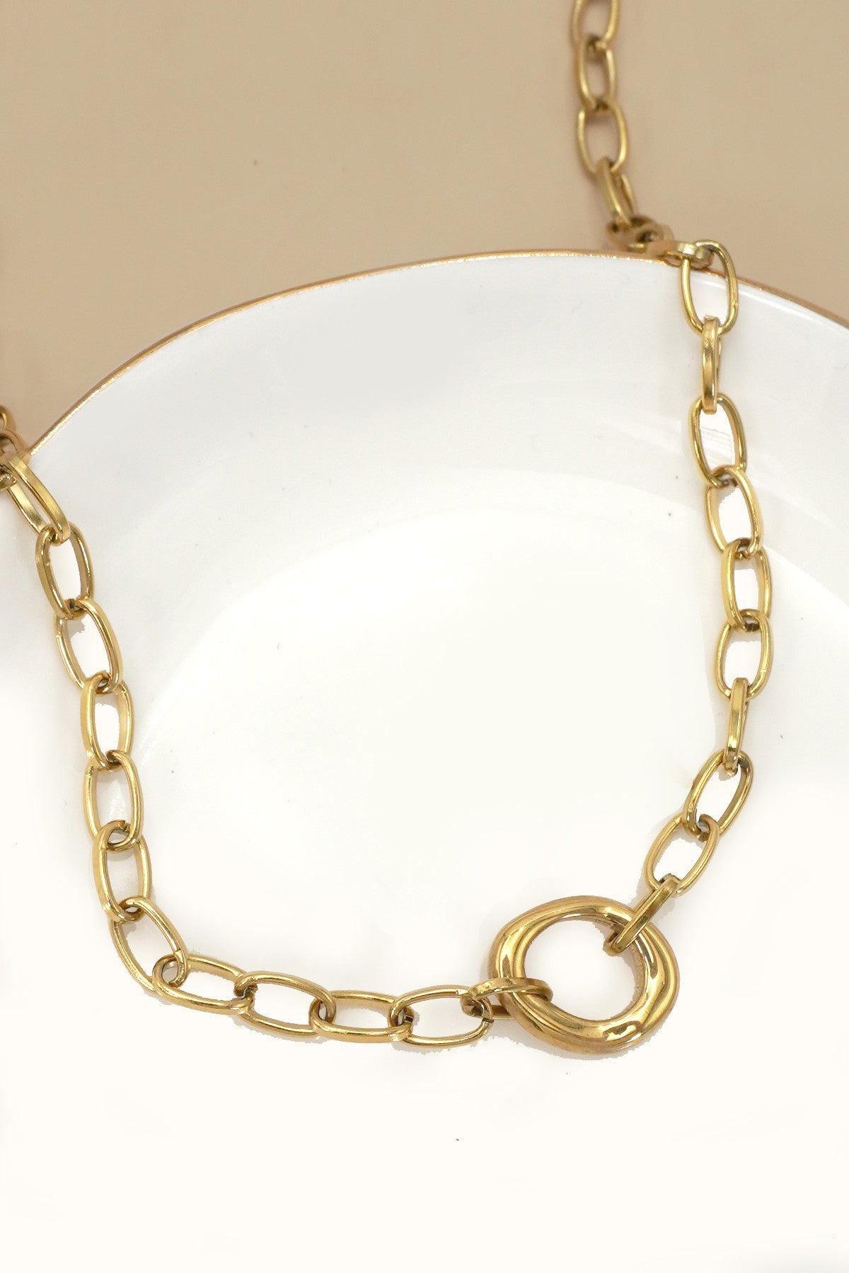 Oval Pendant Paperclip Link Chain Necklace - 18K Tarnish Free - Lavender Hills BeautyJosslyn by Wall to Wall40NK9585-GLD