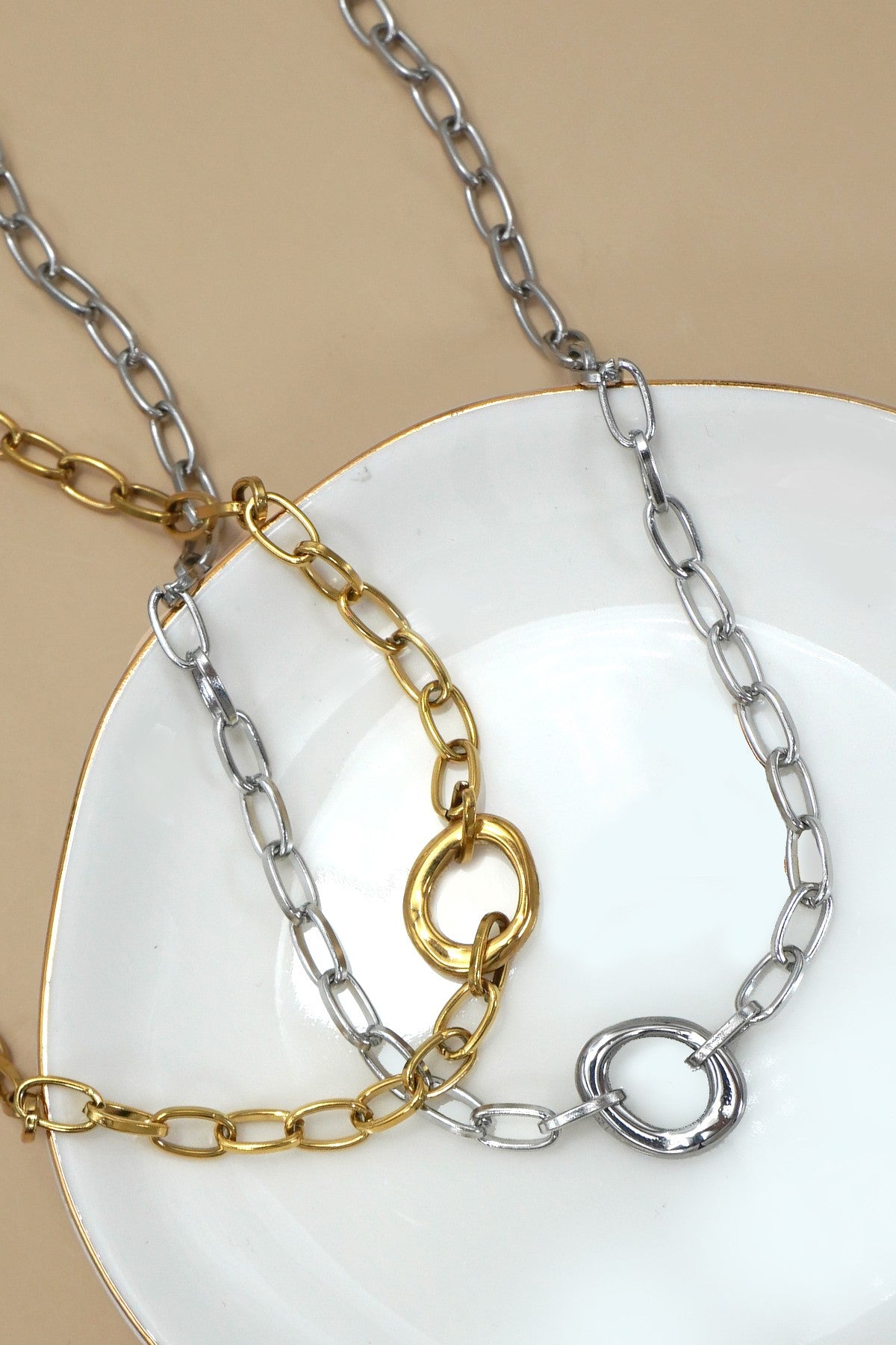 Oval Pendant Paperclip Link Chain Necklace - 18K Tarnish Free - Lavender Hills BeautyJosslyn by Wall to Wall40NK9585-GLD