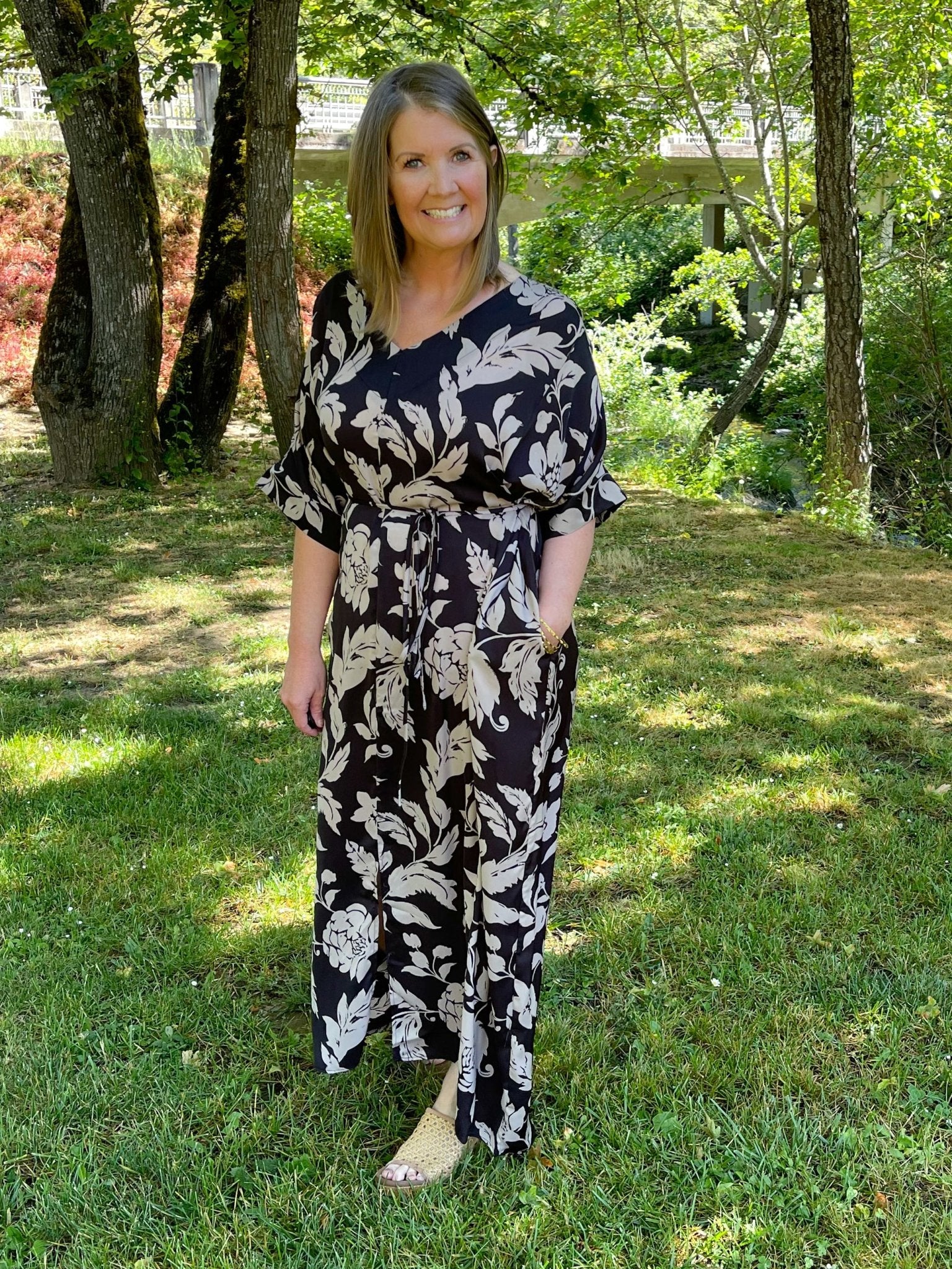 Mirabelle Floral Satin Pocket Maxi Dress - Lavender HillsEaselED25154-BLK-S